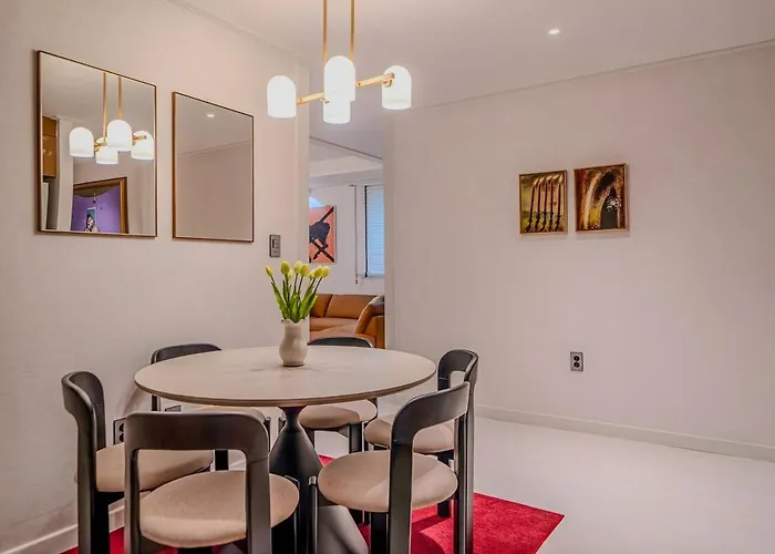 Luxury Family Penthouse With 4 Bedrooms, 2 Bathrooms And Private Gym 아파트