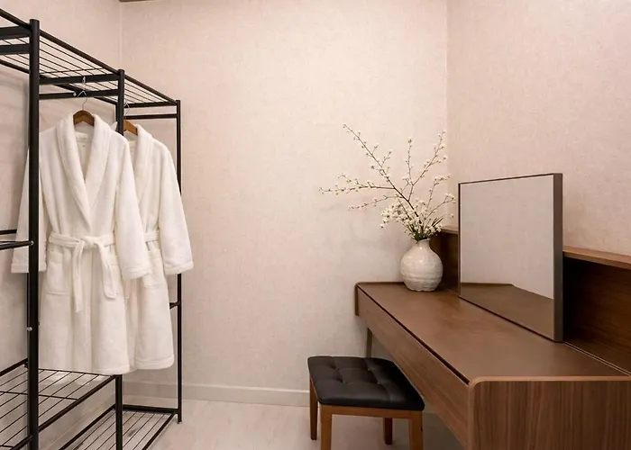 Luxury Family Penthouse With 4 Bedrooms, 2 Bathrooms And Private Gym *